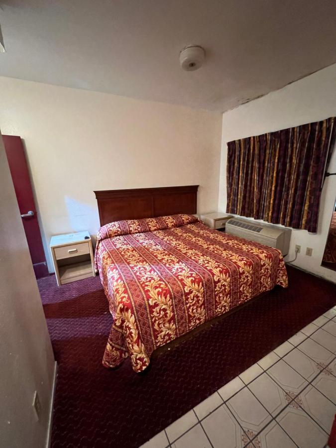 הנטינגטון פארק Deluxe Inn La מראה חיצוני תמונה