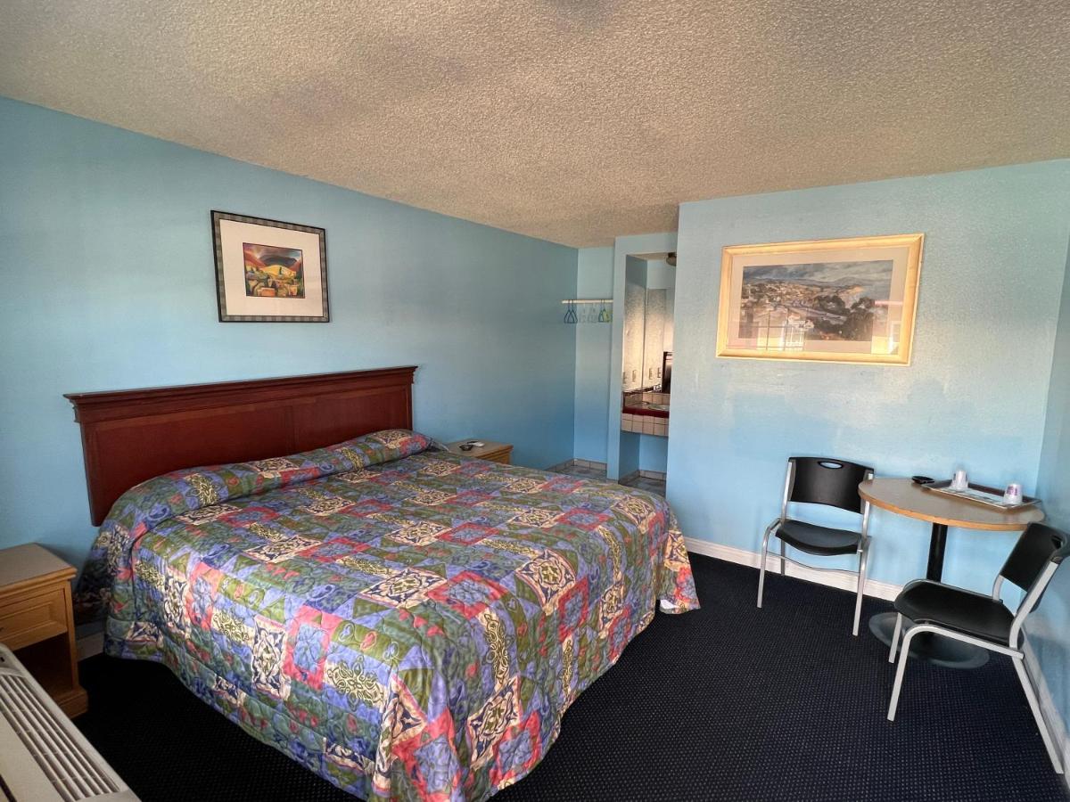 הנטינגטון פארק Deluxe Inn La מראה חיצוני תמונה