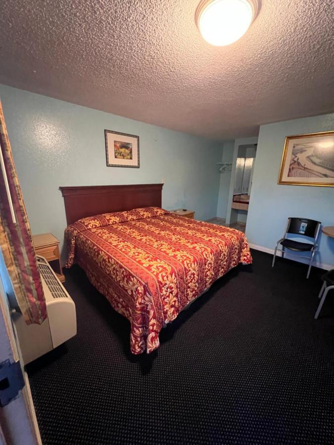 הנטינגטון פארק Deluxe Inn La מראה חיצוני תמונה